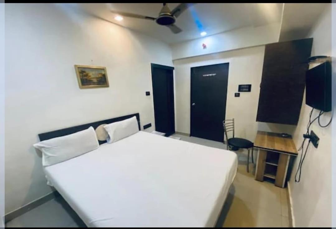 Отель Shubham Residency Mahape Нави Мумбаи Экстерьер фото
